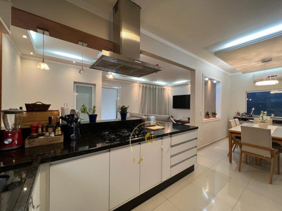 Imagem Casa com 3 Quartos à Venda, 300 m² em Mogi Das Cruzes Imagem Casa com 3 Quartos à Venda, 300 m² em Mogi Das Cruzes