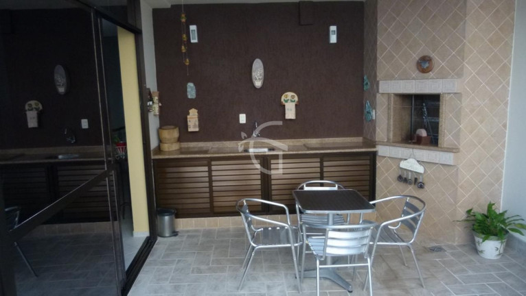 Imagem Imóvel com 3 Quartos à Venda, 412 m² em Centro - Joinville