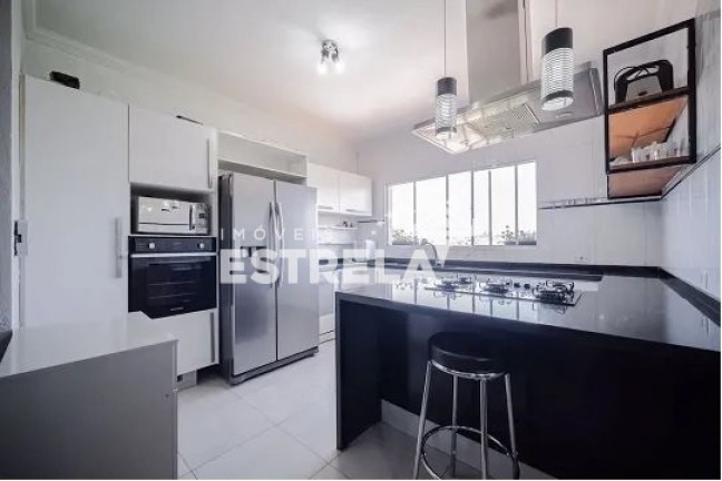 Imagem Sobrado com 3 Quartos à Venda, 220 m² em Outeiro De Passárgada - Cotia Imagem Sobrado com 3 Quartos à Venda, 220 m² em Outeiro De Passárgada - Cotia