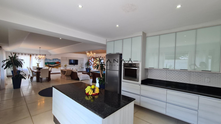 Imagem Casa com 9 Quartos à Venda, 472 m² em Ferradura - Armação Dos Búzios Imagem Casa com 9 Quartos à Venda, 472 m² em Ferradura - Armação Dos Búzios