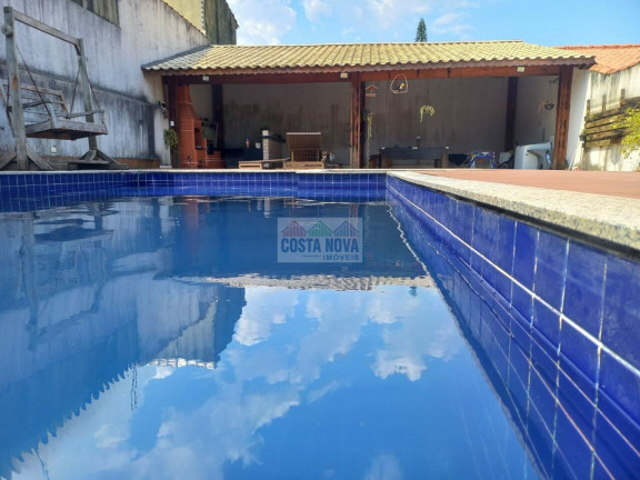 Imagem Casa com 3 Quartos à Venda, 300 m²