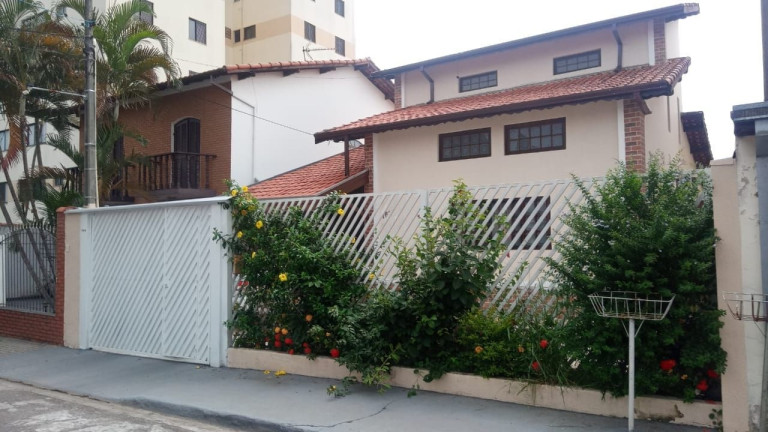 Sobrado com 3 Quartos à Venda, 170 m² em Jardim Das Indústrias - São José Dos Campos