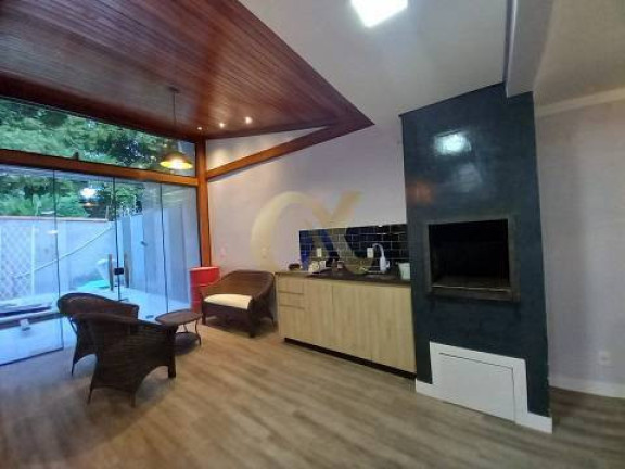 Imagem Casa de Condomínio com 3 Quartos à Venda, 210 m² em Anita Garibaldi - Joinville