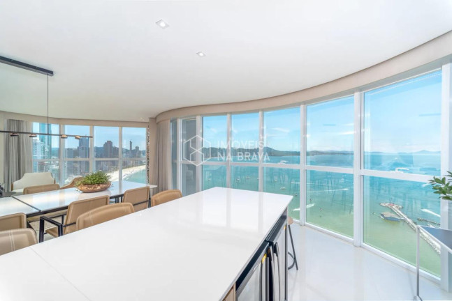 Imagem Apartamento com 4 Quartos à Venda, 237 m² em Centro - Balneário Camboriú