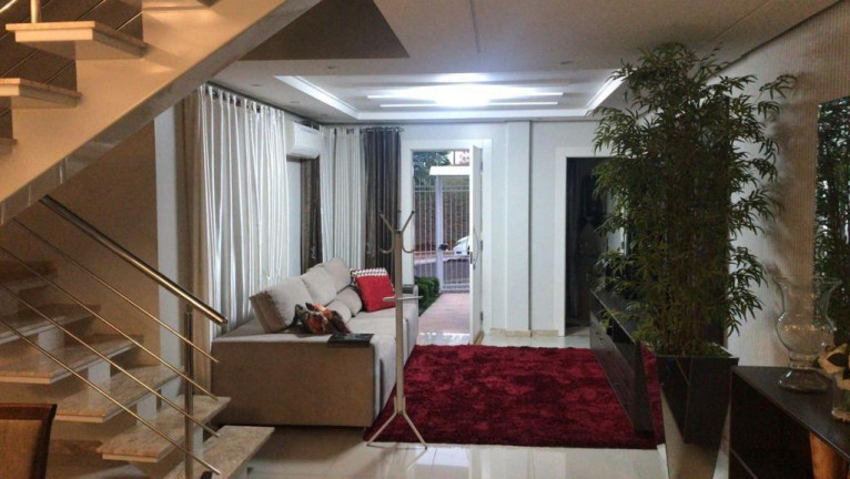 Imagem Casa com 3 Quartos à Venda, 233 m² em Centro - Chapecó Imagem Casa com 3 Quartos à Venda, 233 m² em Centro - Chapecó