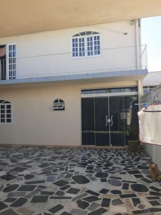 Imagem Sobrado com 3 Quartos à Venda, 220 m² em Costeira - Araucária Imagem Sobrado com 3 Quartos à Venda, 220 m² em Costeira - Araucária