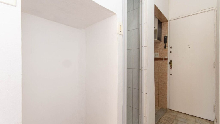 Imagem Imóvel com 1 Quarto à Venda, 26 m² em Copacabana - Rio De Janeiro Imagem Imóvel com 1 Quarto à Venda, 26 m² em Copacabana - Rio De Janeiro