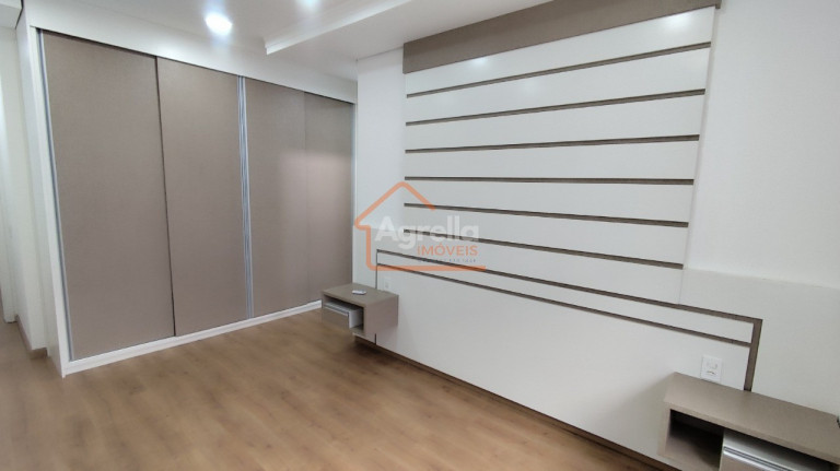 Imagem Imóvel com 3 Quartos à Venda, 237 m² em Condominio Village Da Serra - Mogi Guaçu Imagem Imóvel com 3 Quartos à Venda, 237 m² em Condominio Village Da Serra - Mogi Guaçu