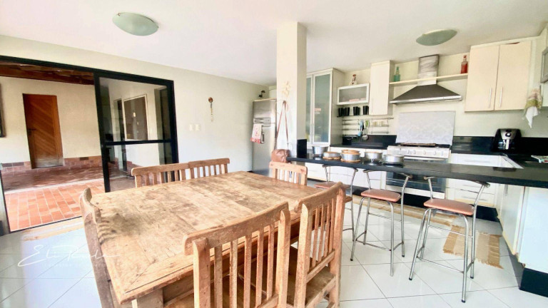 Imagem Casa com 3 Quartos à Venda, 300 m² em Santa Mônica - Colatina Imagem Casa com 3 Quartos à Venda, 300 m² em Santa Mônica - Colatina