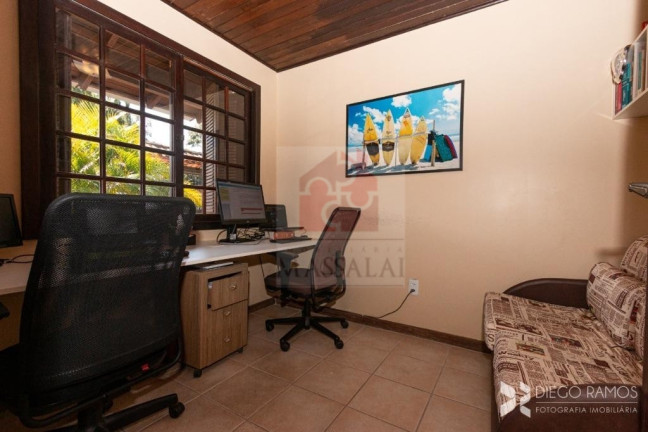 Imagem Casa com 3 Quartos à Venda, 330 m² em Ipanema - Porto Alegre Imagem Casa com 3 Quartos à Venda, 330 m² em Ipanema - Porto Alegre