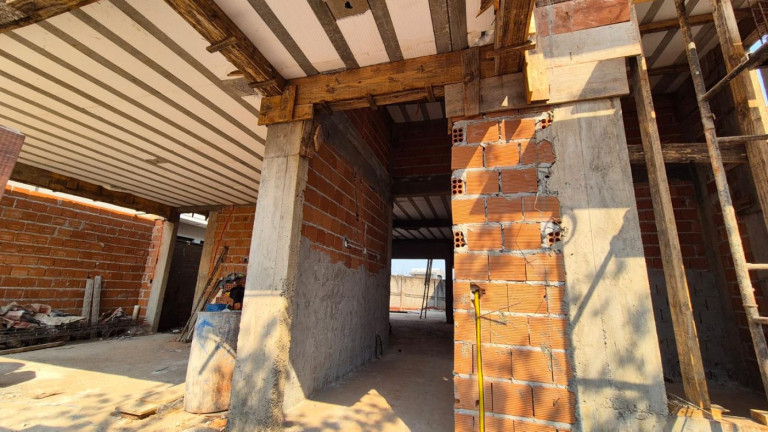 Imagem Casa com 3 Quartos à Venda, 230 m² em Vila Shalon - Foz Do Iguaçu