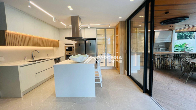 Imagem Casa com 8 Quartos à Venda, 800 m² em Riviera Módulo 12 - Bertioga Imagem Casa com 8 Quartos à Venda, 800 m² em Riviera Módulo 12 - Bertioga