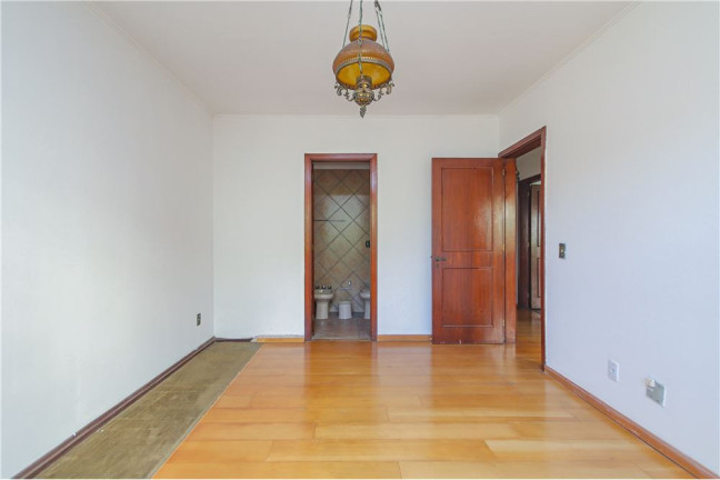 Imagem Apartamento com 3 Quartos à Venda, 135 m² em Higienópolis - Porto Alegre Imagem Apartamento com 3 Quartos à Venda, 135 m² em Higienópolis - Porto Alegre