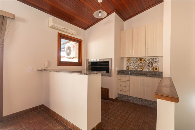 Imagem Imóvel com 3 Quartos à Venda, em Moinhos De Vento - Porto Alegre Imagem Imóvel com 3 Quartos à Venda, em Moinhos De Vento - Porto Alegre