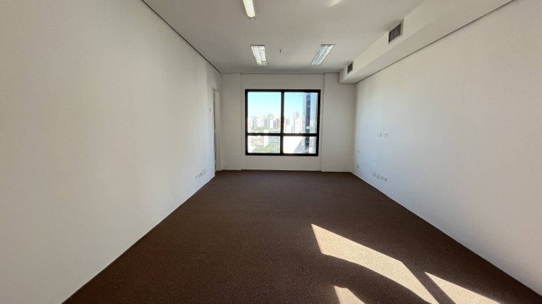 Sala Comercial à Venda, 35 m² em Itaim Bibi - São Paulo