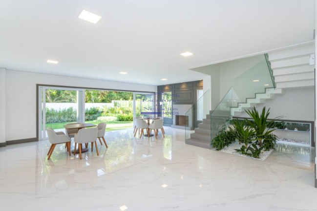 Imagem Casa com 3 Quartos à Venda, 344 m² em Pedra Redonda - Porto Alegre Imagem Casa com 3 Quartos à Venda, 344 m² em Pedra Redonda - Porto Alegre