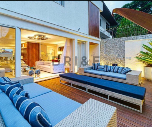 Imagem Casa com 3 Quartos à Venda, 550 m² em Pacaembu - São Paulo Imagem Casa com 3 Quartos à Venda, 550 m² em Pacaembu - São Paulo