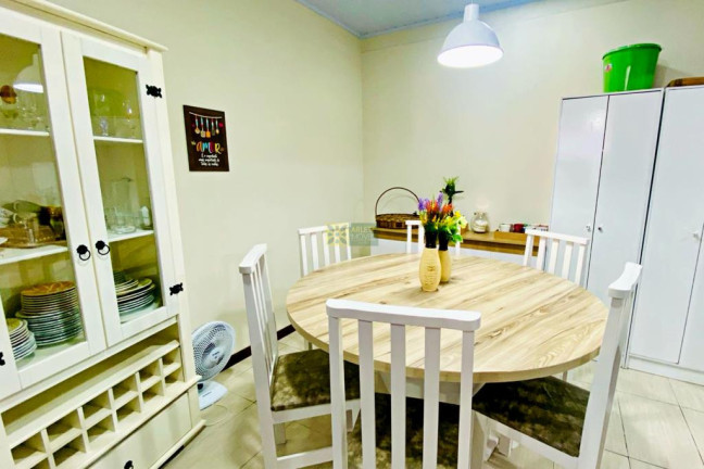 Imagem Casa com 4 Quartos à Venda, 130 m² em José Amândio - Bombinhas Imagem Casa com 4 Quartos à Venda, 130 m² em José Amândio - Bombinhas