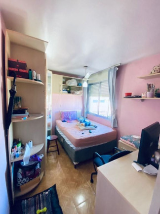 Imagem Imóvel com 3 Quartos à Venda, 60 m² em Santo Antônio - Porto Alegre Imagem Imóvel com 3 Quartos à Venda, 60 m² em Santo Antônio - Porto Alegre