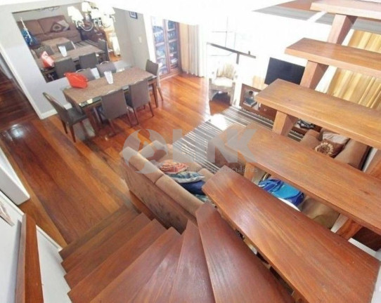 Imagem Imóvel com 3 Quartos à Venda, 232 m² em Petrópolis - Porto Alegre Imagem Imóvel com 3 Quartos à Venda, 232 m² em Petrópolis - Porto Alegre