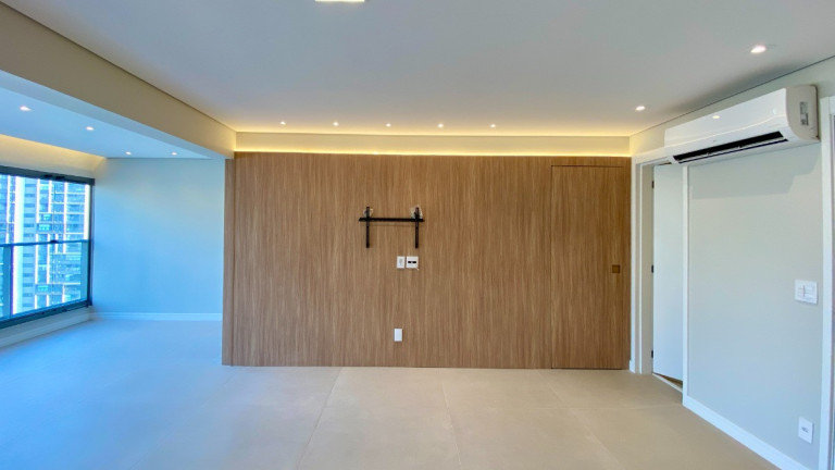 Imagem Apartamento com 3 Quartos à Venda, 130 m² em Jardim Das Acácias - São Paulo