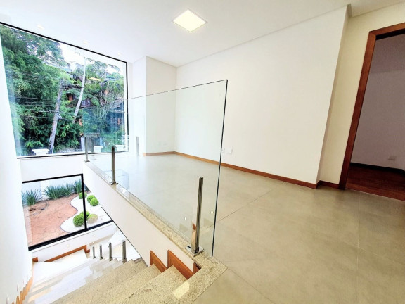 Imagem Casa com 3 Quartos à Venda, 168 m² em Comary - Teresópolis