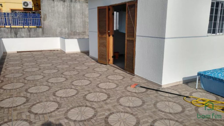 Imagem Casa com 4 Quartos à Venda, 180 m² em Centro Histórico - Porto Alegre Imagem Casa com 4 Quartos à Venda, 180 m² em Centro Histórico - Porto Alegre