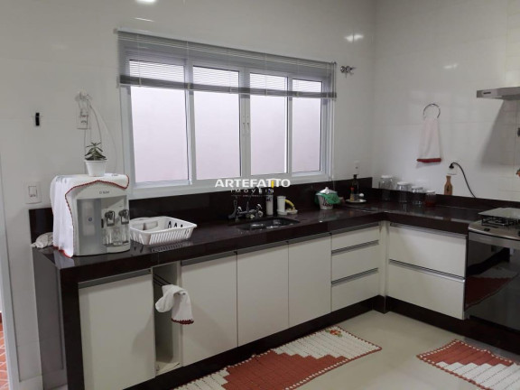 Imagem Casa com 3 Quartos à Venda, 210 m² Imagem Casa com 3 Quartos à Venda, 210 m²