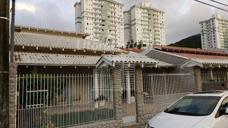 Imagem Casa com 3 Quartos à Venda, 339 m² em Fazenda - Itajaí Imagem Casa com 3 Quartos à Venda, 339 m² em Fazenda - Itajaí