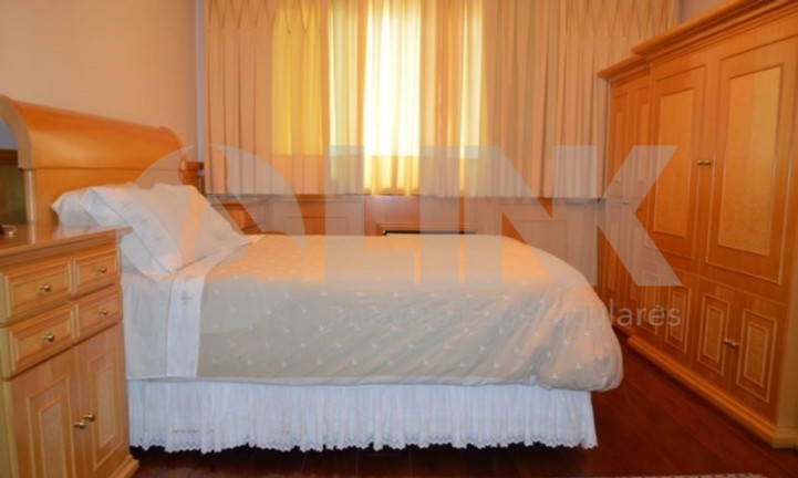 Imagem Casa com 3 Quartos à Venda, 430 m² em Jardim Lindóia - Porto Alegre Imagem Casa com 3 Quartos à Venda, 430 m² em Jardim Lindóia - Porto Alegre