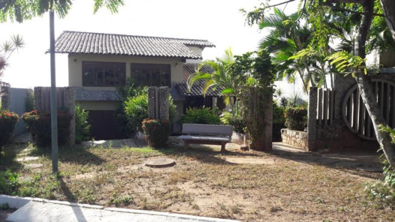 Imagem Casa com 4 Quartos à Venda, 400 m² em Piatã - Salvador Imagem Casa com 4 Quartos à Venda, 400 m² em Piatã - Salvador