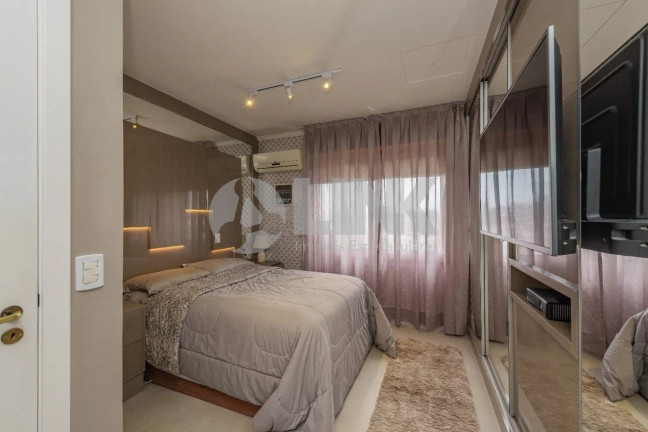 Imagem Imóvel com 3 Quartos à Venda, 209 m² em Chácara Das Pedras - Porto Alegre