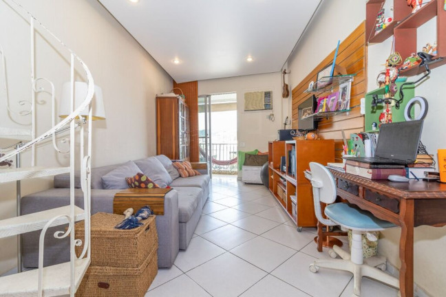 Imagem Imóvel com 3 Quartos à Venda, em Maracanã - Rio De Janeiro Imagem Imóvel com 3 Quartos à Venda, em Maracanã - Rio De Janeiro