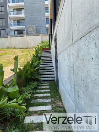 Imagem Casa com 4 Quartos à Venda, 680 m² em Praia Brava - Itajaí
