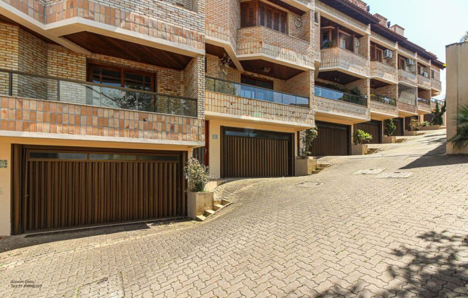 Imagem Casa com 3 Quartos à Venda, 232 m² em Jardim Isabel - Porto Alegre Imagem Casa com 3 Quartos à Venda, 232 m² em Jardim Isabel - Porto Alegre