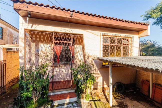 Casa com 3 Quartos à Venda,  em Partenon - Porto Alegre