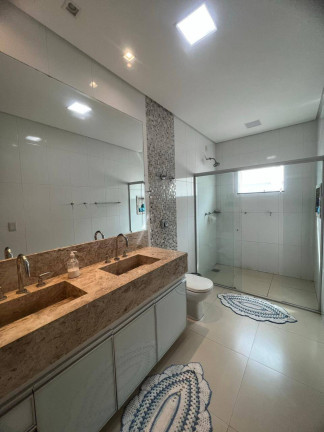 Imagem Casa com 4 Quartos à Venda, 283 m² em Jardins Lisboa - Goiânia Imagem Casa com 4 Quartos à Venda, 283 m² em Jardins Lisboa - Goiânia