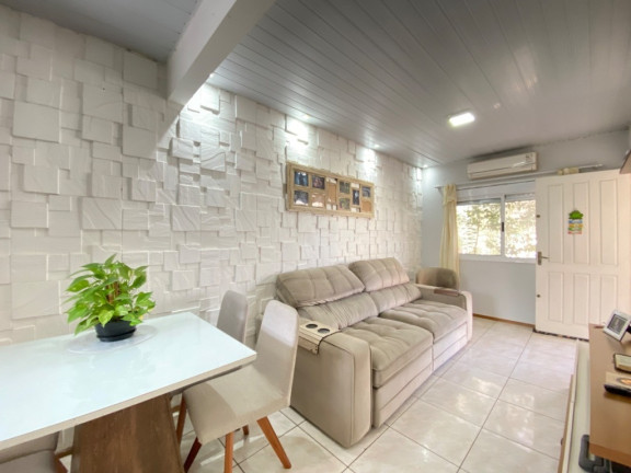 Imagem Casa com 2 Quartos à Venda, 51 m² em Hípica - Porto Alegre Imagem Casa com 2 Quartos à Venda, 51 m² em Hípica - Porto Alegre