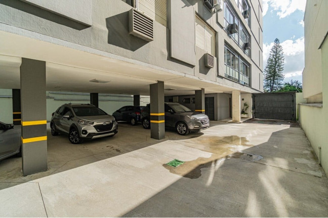 Imagem Imóvel com 4 Quartos à Venda, 277 m² em Auxiliadora - Porto Alegre Imagem Imóvel com 4 Quartos à Venda, 277 m² em Auxiliadora - Porto Alegre