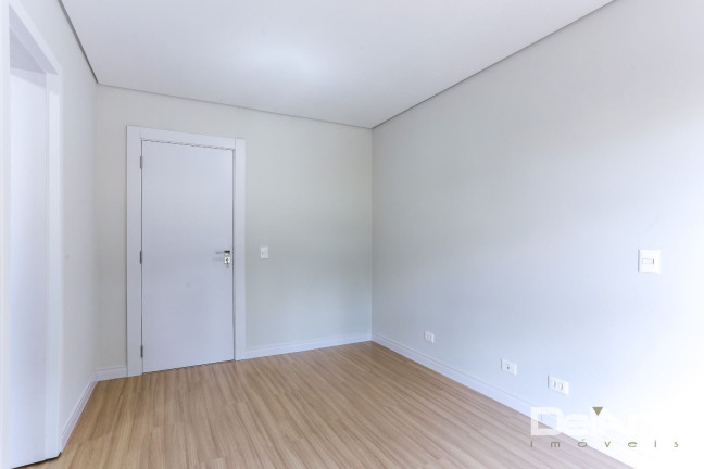 Imagem Casa com 3 Quartos à Venda, 224 m² em Uberaba - Curitiba