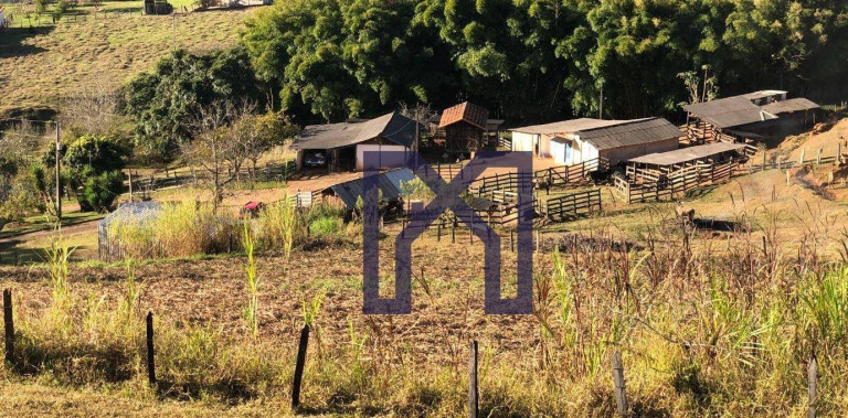Fazenda à Venda, 180.000 m² em Anhumas - Itajubá