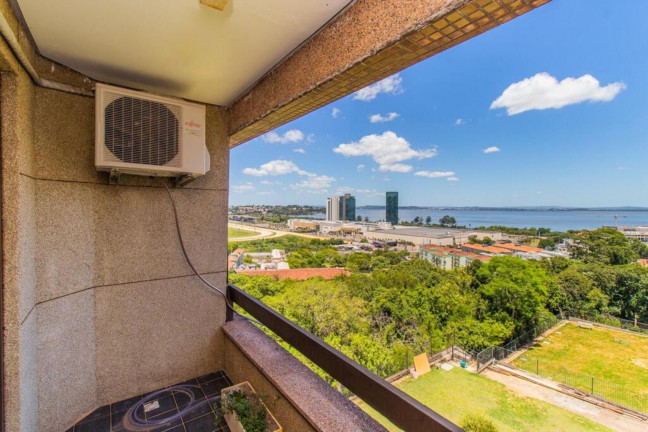 Imagem Imóvel com 3 Quartos à Venda, 277 m² em Cristal - Porto Alegre Imagem Imóvel com 3 Quartos à Venda, 277 m² em Cristal - Porto Alegre