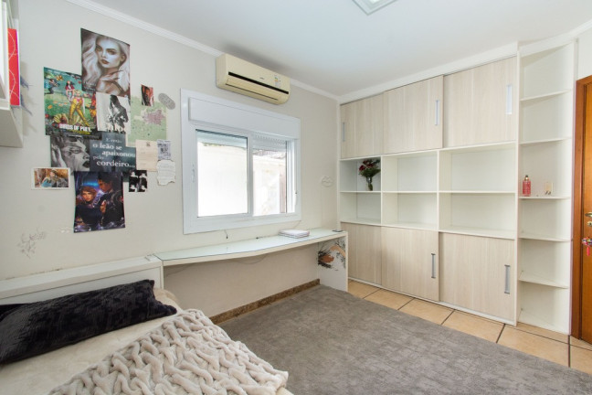 Imagem Casa com 4 Quartos à Venda, 250 m² em São José - Canoas Imagem Casa com 4 Quartos à Venda, 250 m² em São José - Canoas