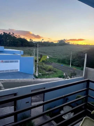 Imagem Casa com 3 Quartos à Venda, 134 m²
