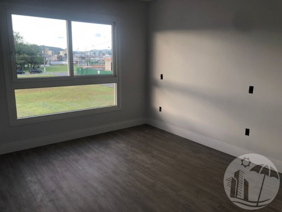 Imagem Casa com 3 Quartos à Venda, 240 m² em Santa Regina - Camboriú Imagem Casa com 3 Quartos à Venda, 240 m² em Santa Regina - Camboriú