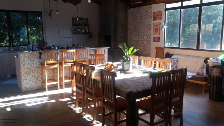 Imagem Imóvel com 3 Quartos à Venda, 260 m² em Laranjeiras - Caldas Imagem Imóvel com 3 Quartos à Venda, 260 m² em Laranjeiras - Caldas