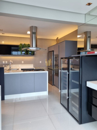 Imagem Apartamento com 3 Quartos à Venda, 152 m² em Centro - Balneário Camboriú Imagem Apartamento com 3 Quartos à Venda, 152 m² em Centro - Balneário Camboriú