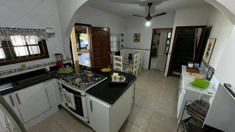 Imagem Casa com 5 Quartos para Alugar, 300 m² em Coqueiral - Araruama Imagem Casa com 5 Quartos para Alugar, 300 m² em Coqueiral - Araruama