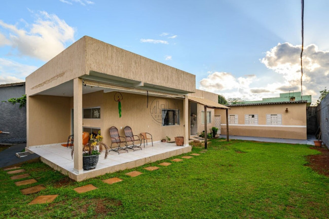 Imagem Casa com 6 Quartos à Venda, 1.000 m² em Guará I - Brasília Imagem Casa com 6 Quartos à Venda, 1.000 m² em Guará I - Brasília