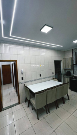 Imagem Casa com 2 Quartos à Venda, 82 m² Imagem Casa com 2 Quartos à Venda, 82 m²